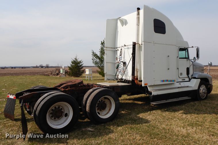 image for item DF6764 1999 Freightliner FLD 120  semi truck