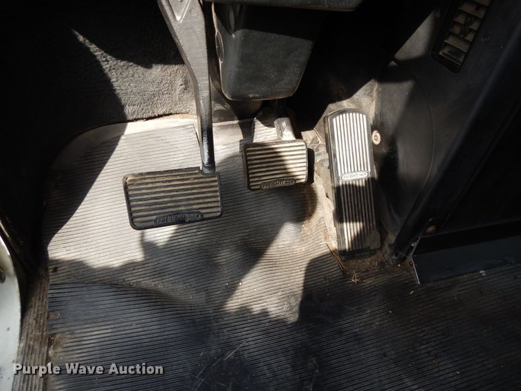 image for item DF6764 1999 Freightliner FLD 120  semi truck