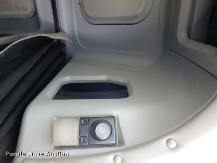 image for item DF6764 1999 Freightliner FLD 120  semi truck