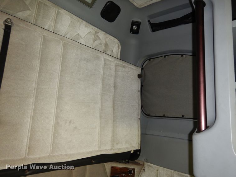 image for item DF6764 1999 Freightliner FLD 120  semi truck