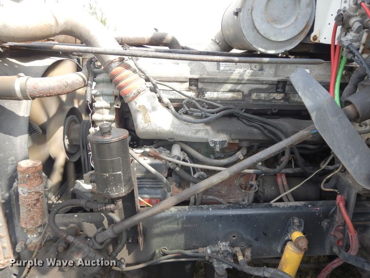 image for item DF6764 1999 Freightliner FLD 120  semi truck