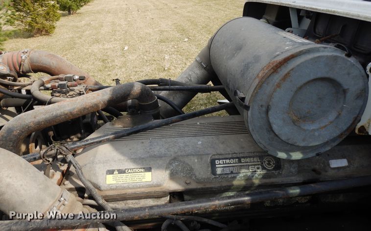 image for item DF6764 1999 Freightliner FLD 120  semi truck