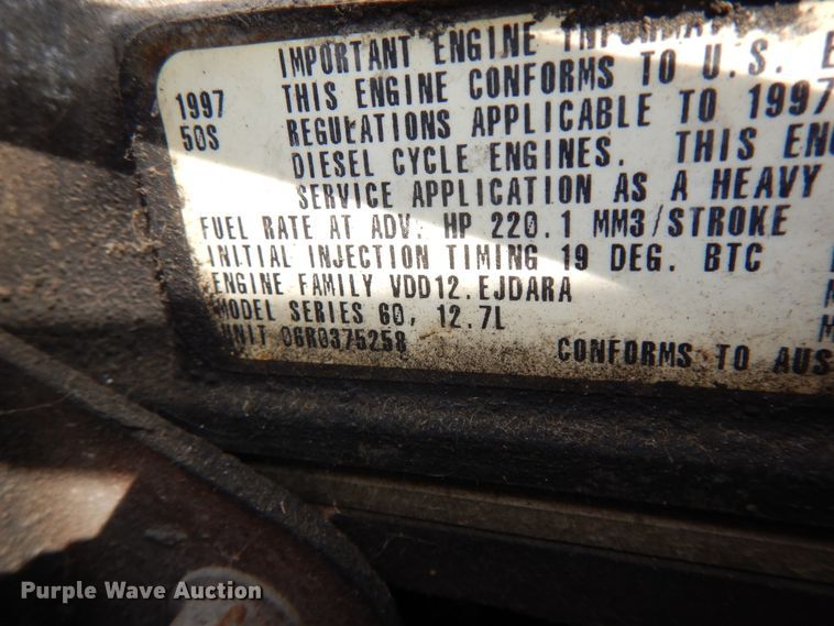 image for item DF6764 1999 Freightliner FLD 120  semi truck