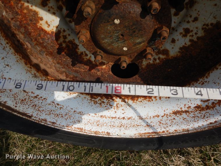 image for item DF6764 1999 Freightliner FLD 120  semi truck