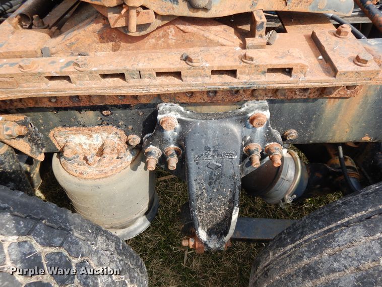 image for item DF6764 1999 Freightliner FLD 120  semi truck