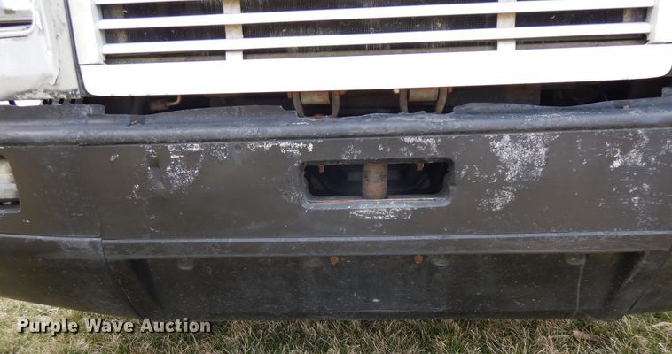 image for item DF6764 1999 Freightliner FLD 120  semi truck