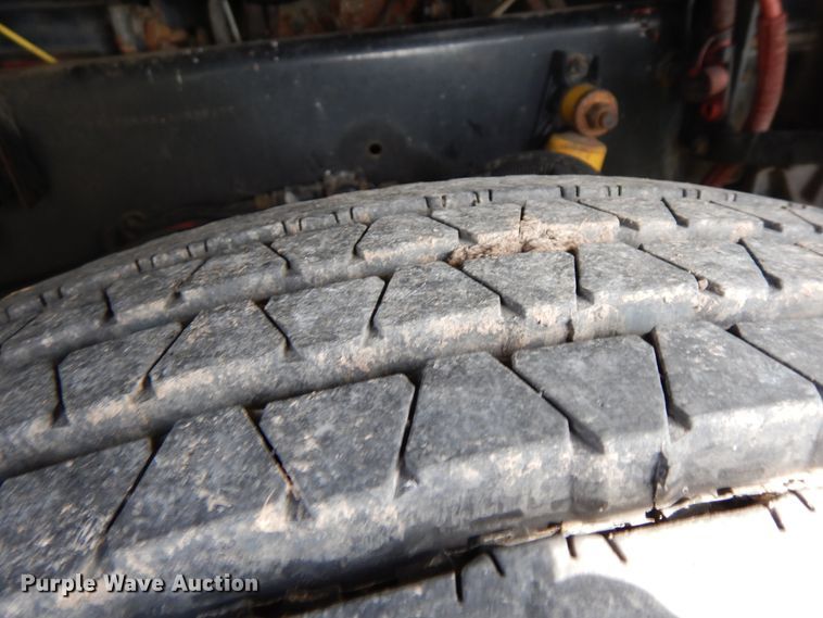 image for item DF6764 1999 Freightliner FLD 120  semi truck