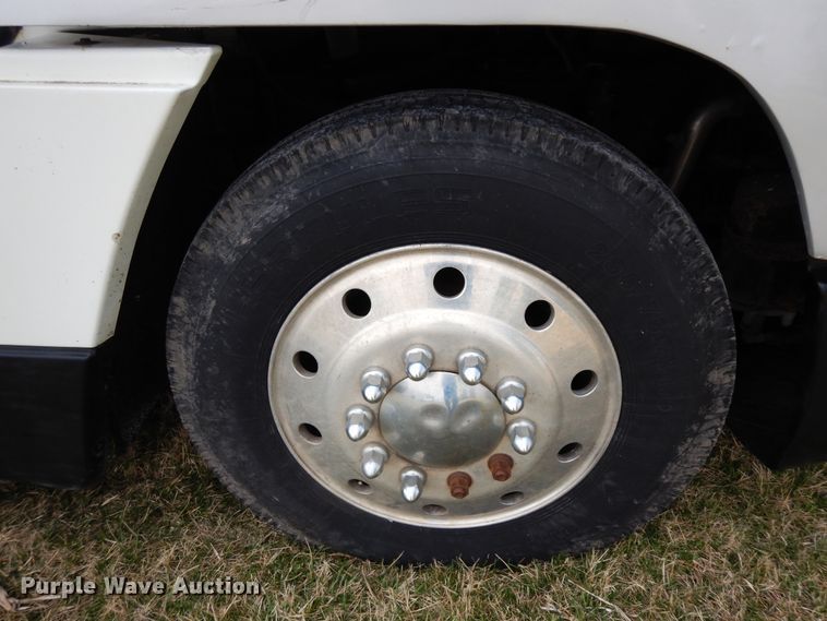 image for item DF6764 1999 Freightliner FLD 120  semi truck