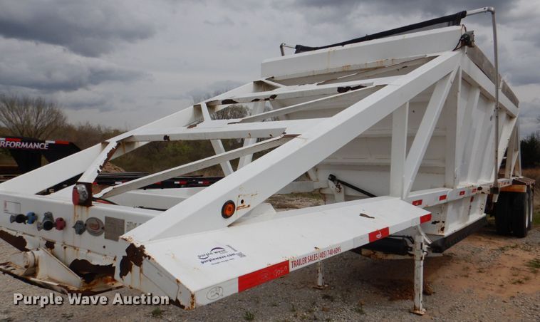 image for item DH5482 2016 Loewen-Puma bottom dump trailer