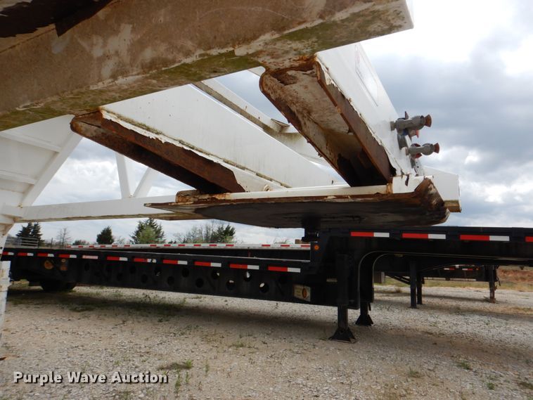 image for item DH5482 2016 Loewen-Puma bottom dump trailer