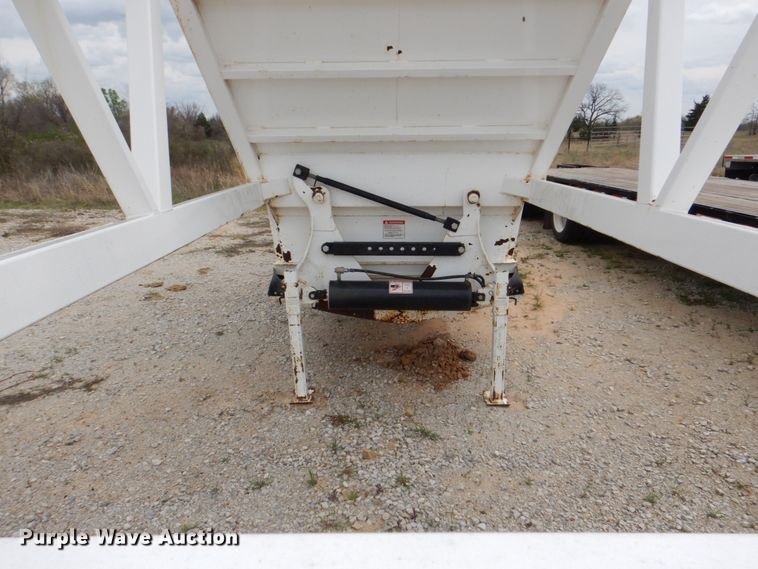 image for item DH5482 2016 Loewen-Puma bottom dump trailer