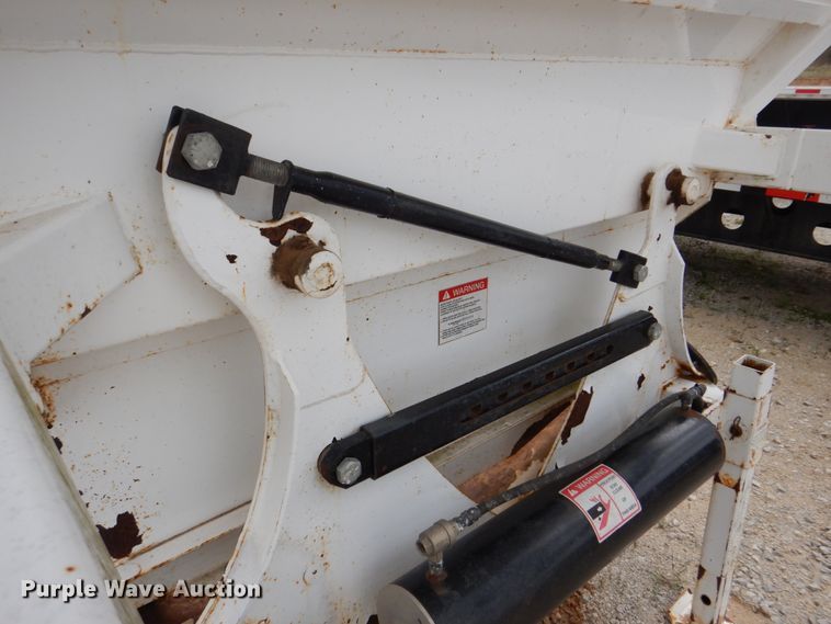 image for item DH5482 2016 Loewen-Puma bottom dump trailer