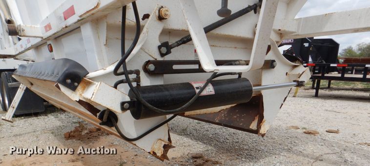 image for item DH5482 2016 Loewen-Puma bottom dump trailer