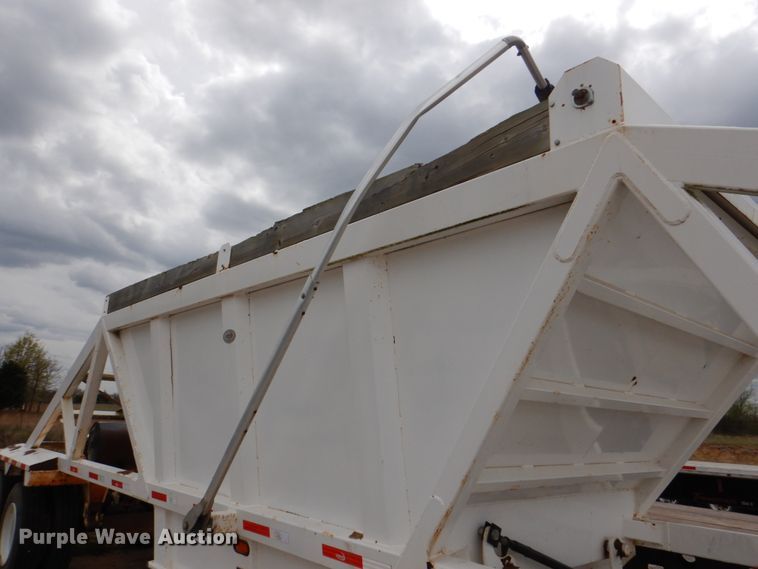 image for item DH5482 2016 Loewen-Puma bottom dump trailer