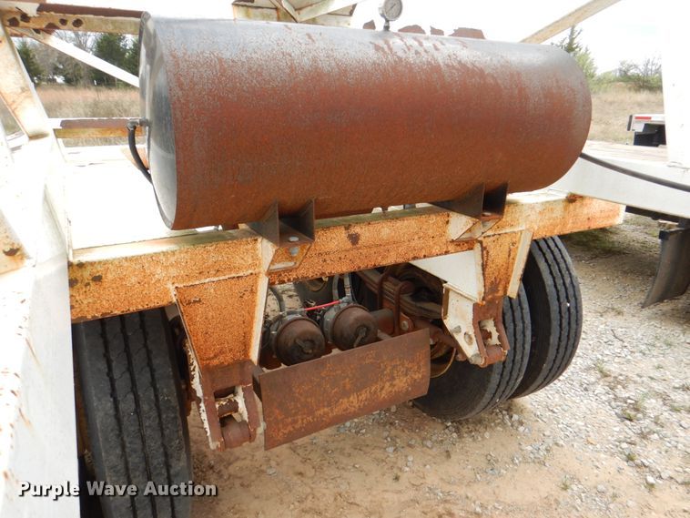 image for item DH5482 2016 Loewen-Puma bottom dump trailer