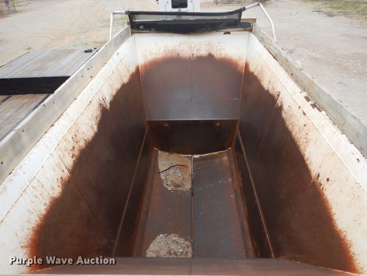 image for item DH5482 2016 Loewen-Puma bottom dump trailer