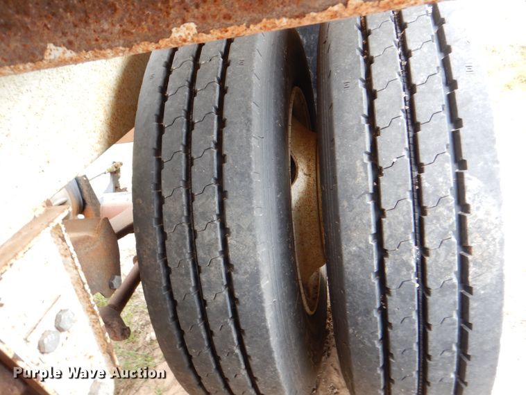 image for item DH5482 2016 Loewen-Puma bottom dump trailer