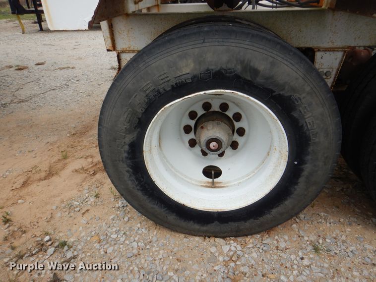 image for item DH5482 2016 Loewen-Puma bottom dump trailer