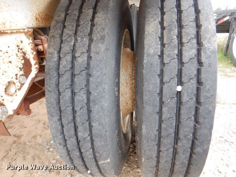 image for item DH5482 2016 Loewen-Puma bottom dump trailer