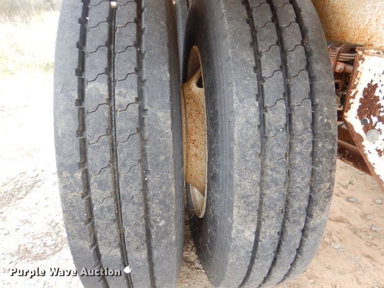 image for item DH5482 2016 Loewen-Puma bottom dump trailer