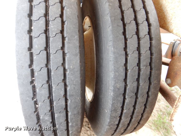 image for item DH5482 2016 Loewen-Puma bottom dump trailer