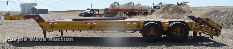 image for item DI5551 1981 Trail Eze drop deck equipment trailer