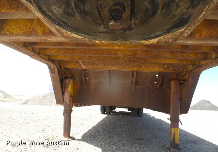 image for item DI5551 1981 Trail Eze drop deck equipment trailer