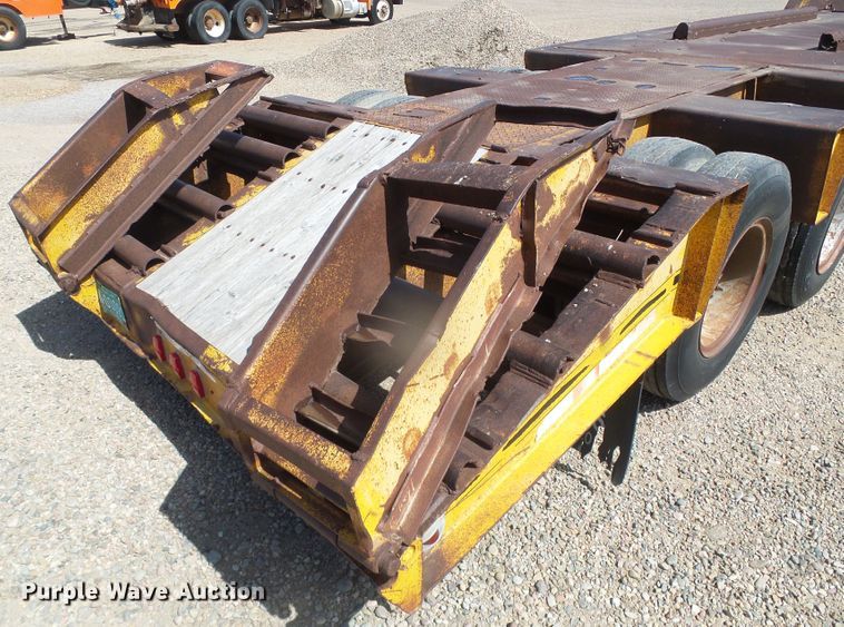 image for item DI5551 1981 Trail Eze drop deck equipment trailer