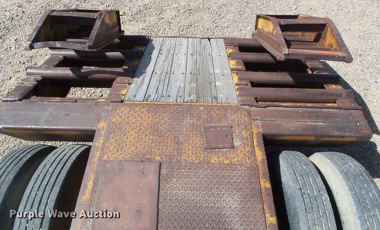 image for item DI5551 1981 Trail Eze drop deck equipment trailer