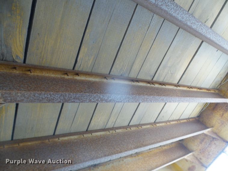 image for item DI5551 1981 Trail Eze drop deck equipment trailer