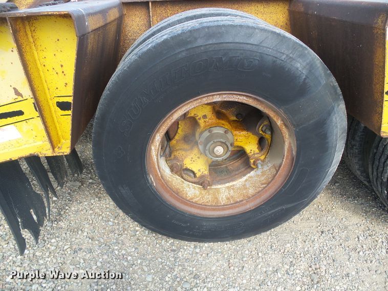 image for item DI5551 1981 Trail Eze drop deck equipment trailer