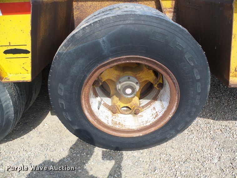 image for item DI5551 1981 Trail Eze drop deck equipment trailer