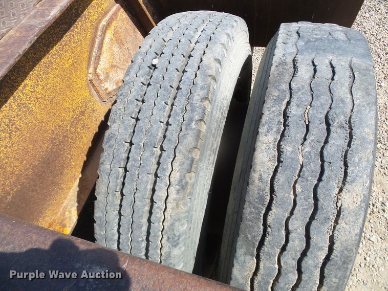 image for item DI5551 1981 Trail Eze drop deck equipment trailer