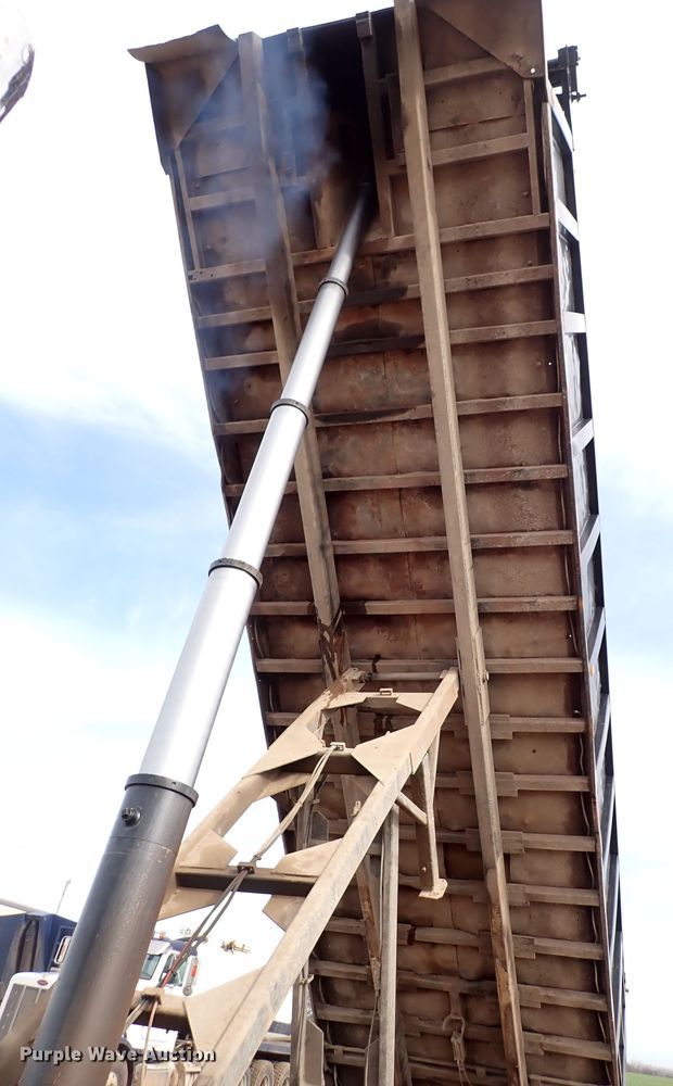 image for item DJ0173 2000 Dump Rite DK-26  end dump trailer