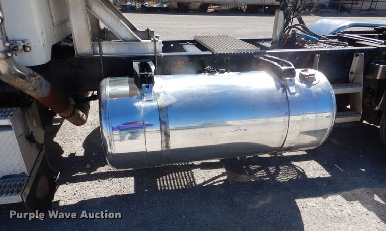 image for item DJ1169 1993 Peterbilt 379  semi truck