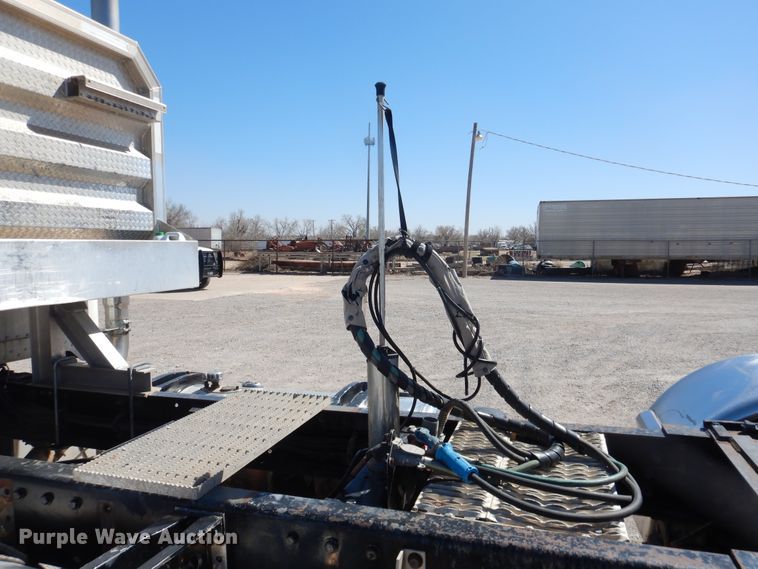 image for item DJ1169 1993 Peterbilt 379  semi truck