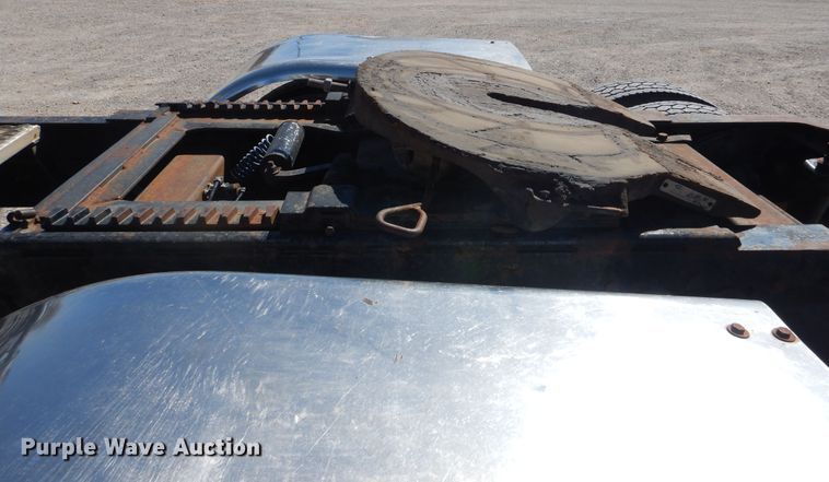 image for item DJ1169 1993 Peterbilt 379  semi truck