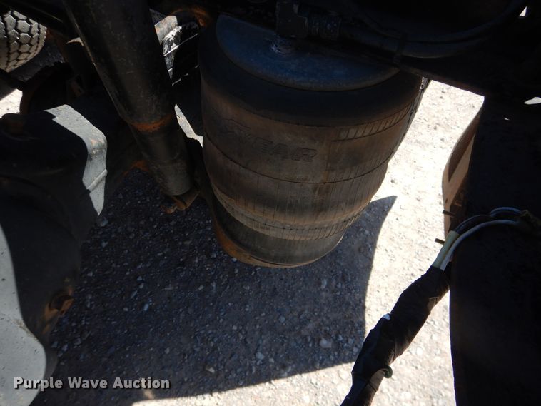 image for item DJ1169 1993 Peterbilt 379  semi truck