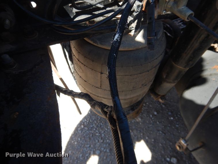 image for item DJ1169 1993 Peterbilt 379  semi truck