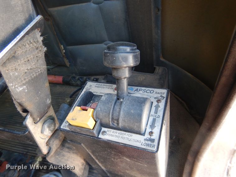 image for item DJ1169 1993 Peterbilt 379  semi truck