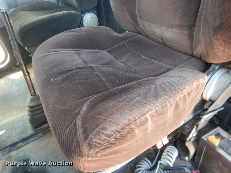 image for item DJ1169 1993 Peterbilt 379  semi truck