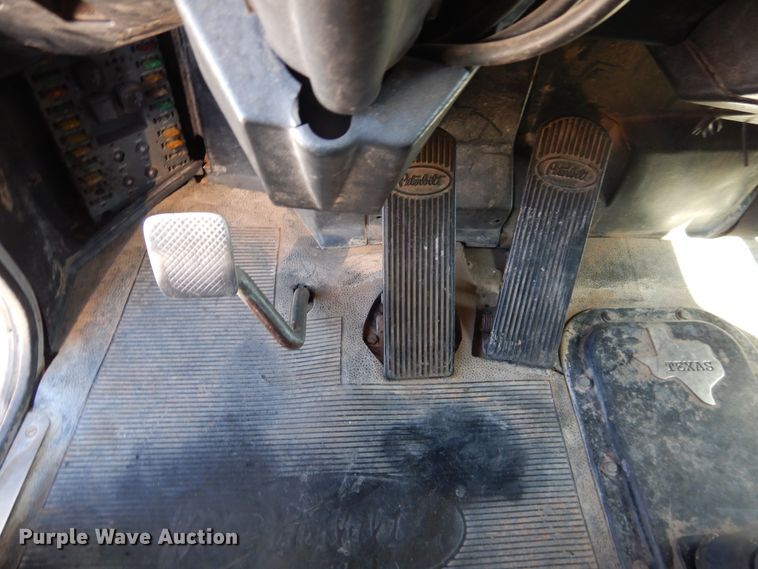 image for item DJ1169 1993 Peterbilt 379  semi truck