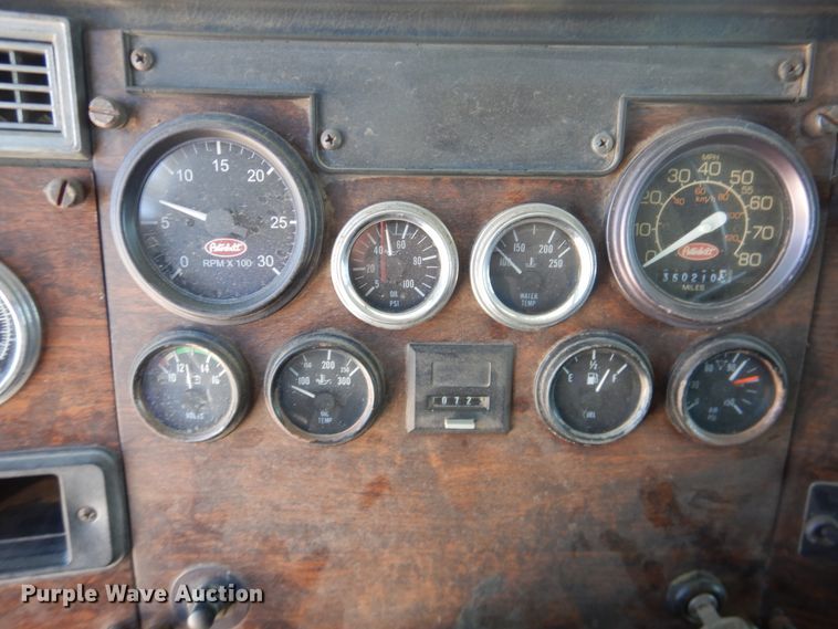 image for item DJ1169 1993 Peterbilt 379  semi truck