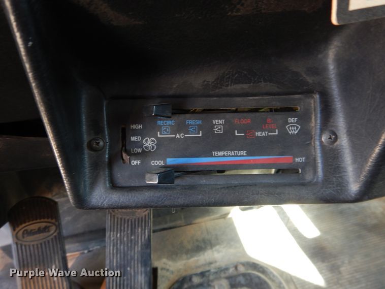 image for item DJ1169 1993 Peterbilt 379  semi truck