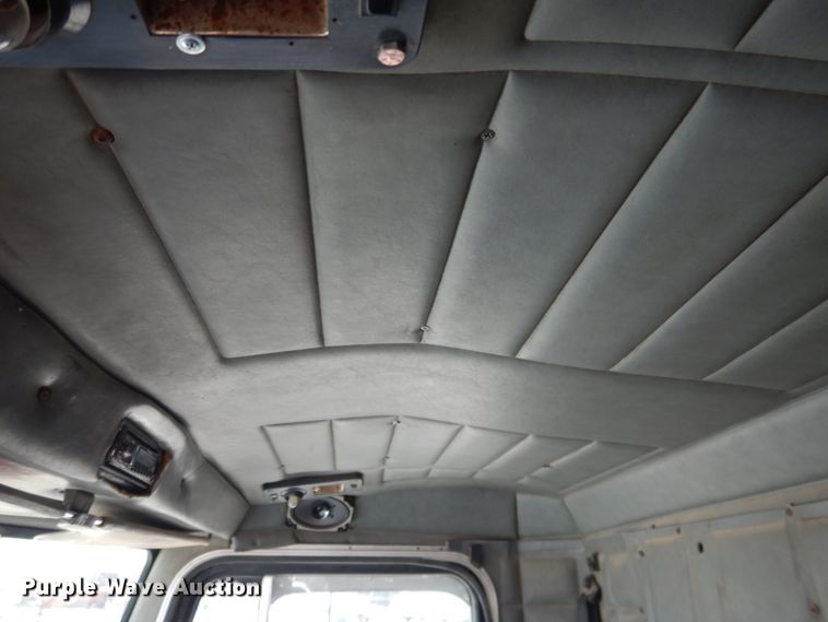 image for item DJ1169 1993 Peterbilt 379  semi truck