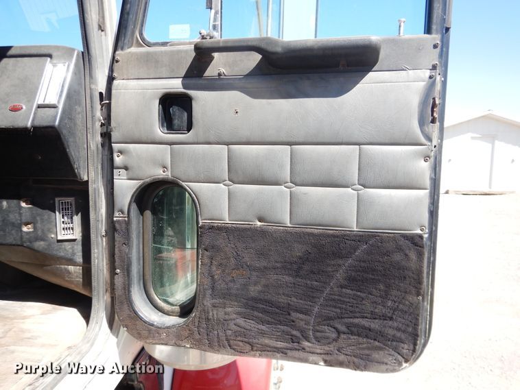 image for item DJ1169 1993 Peterbilt 379  semi truck