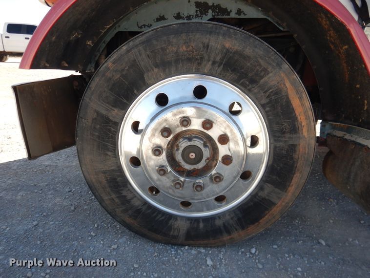 image for item DJ1169 1993 Peterbilt 379  semi truck