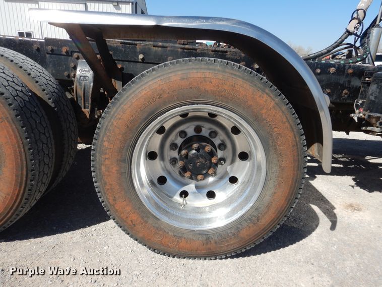 image for item DJ1169 1993 Peterbilt 379  semi truck