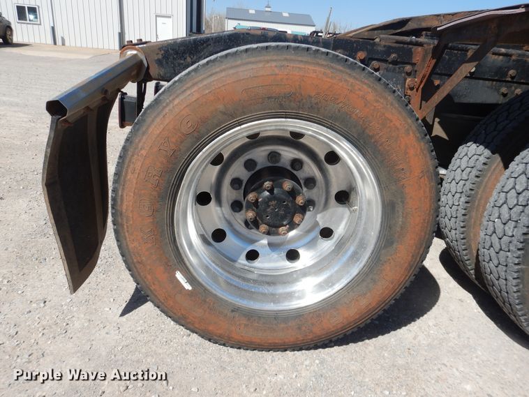 image for item DJ1169 1993 Peterbilt 379  semi truck