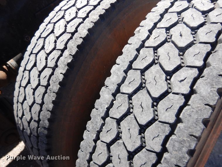 image for item DJ1169 1993 Peterbilt 379  semi truck